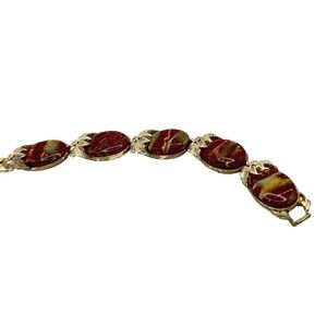 Coro Bracelet Red Jasper Stone Gold Tone Leaf‎ Link Clasp
